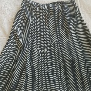 Express size Small pencil skirt